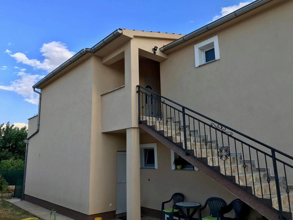 Apartman Laura Tribalj エクステリア 写真
