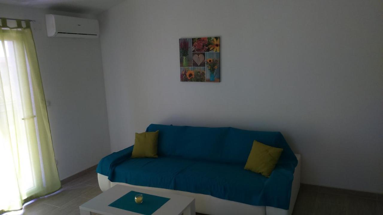 Apartman Laura Tribalj エクステリア 写真
