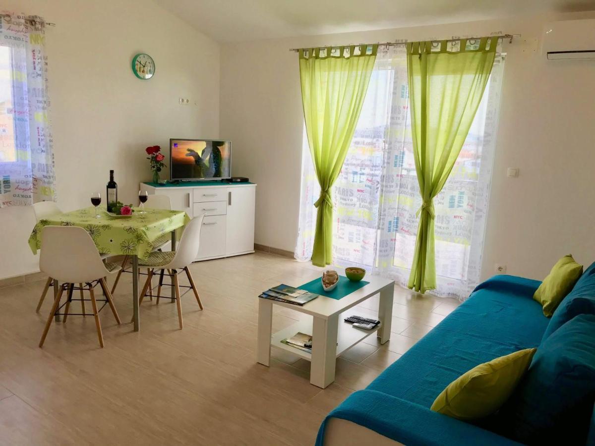 Apartman Laura Tribalj エクステリア 写真